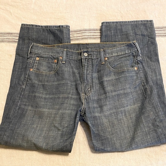 Levi’s 34x31 - Picture 2 of 6